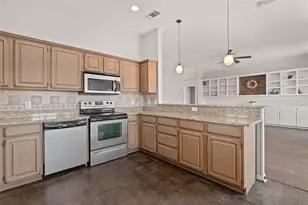 807 Birch Cir, Van Alstyne, TX 75495 - Photo 10