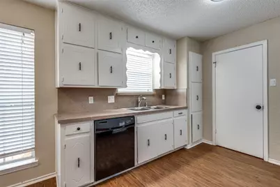 7436 Timberhill Drive, North Richland Hills, TX 76182 - Photo 10