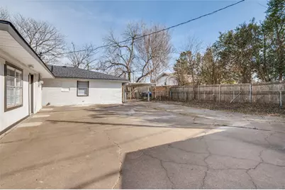 113 Brook Hollow Drive, DeSoto, TX 75115 - Photo 18