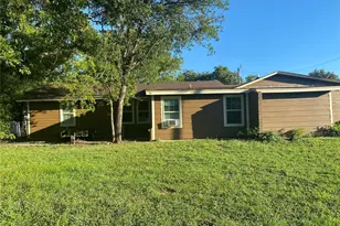 1205 E Henderson St, Cleburne, TX 76031 - Photo 2