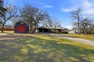 716 Kiowa Dr E, Lake Kiowa, TX 76240 - Photo 2
