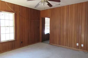 916 Ward, Marlin, TX 76661 - Photo 2