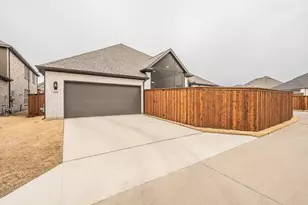 1000 Goldenrod Dr, Crowley, TX 76036 - Photo 36