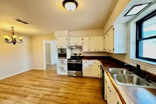 1210 E Jefferson St, Van Alstyne, TX 75495 - Photo 4