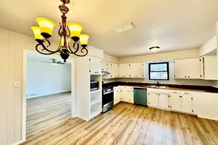 1210 E Jefferson St, Van Alstyne, TX 75495 - Photo 6