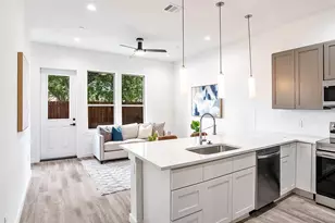 1028 17th St, Plano, TX 75074 - Photo 6