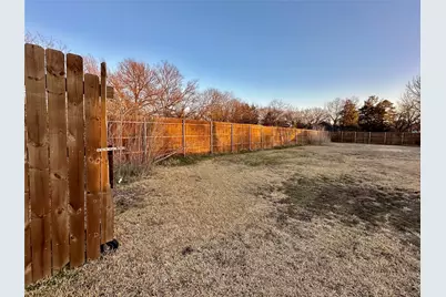 700 W College Street, Mesquite, TX 75149 - Photo 4