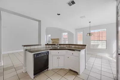 8115 Dogwood Lane, Irving, TX 75063 - Photo 14