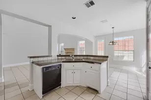 8115 Dogwood Ln, Irving, TX 75063 - Photo 14