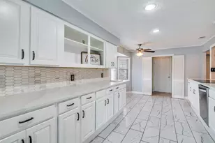 5302 Heather Glen Dr, Garland, TX 75043 - Photo 4
