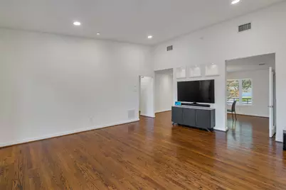 6815 Ravendale Lane, Dallas, TX 75214 - Photo 10