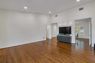 6815 Ravendale Ln, Dallas, TX 75214 - Photo 10