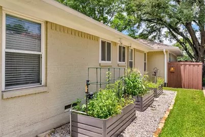 6815 Ravendale Lane, Dallas, TX 75214 - Photo 4