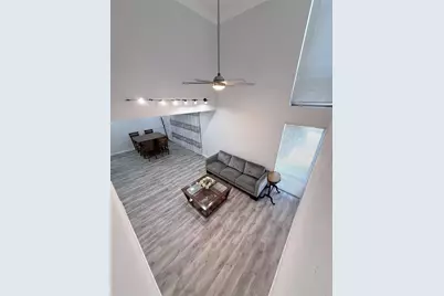 576 E Avenue J #B, Grand Prairie, TX 75050 - Photo 8