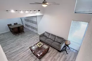 576 E Avenue J, Grand Prairie, TX 75050 - Photo 8