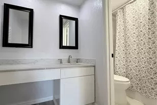 576 E Avenue J, Grand Prairie, TX 75050 - Photo 12