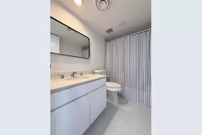 576 E Avenue J #B, Grand Prairie, TX 75050 - Photo 10