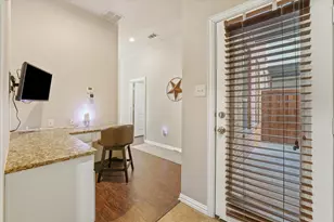 4225 Swan Forest Dr, Carrollton, TX 75010 - Photo 4