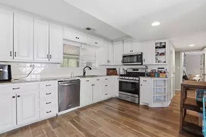 500 W Rucker Street, Granbury, TX 76048 - Photo 10