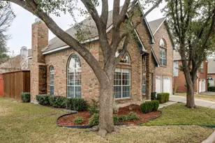 445 Moonlight Way, Irving, TX 75063 - Photo 2