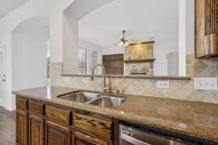 11295 Apple Valley Dr, Frisco, TX 75033 - Photo 14