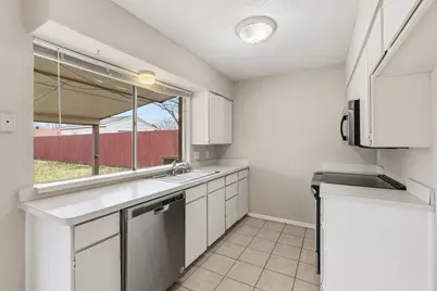 1739 Oak Lake, Irving, TX 75060 - Photo 10