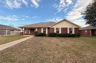 7632 Livvie Meador Ln, Dallas, TX 75227 - Photo 2