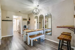 42 W Creek Ln, Grand Prairie, TX 75052 - Photo 4