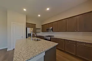 727 Lacewing Dr, Arlington, TX 76005 - Photo 2