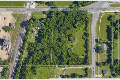 648 E Pleasant Run Road, Lancaster, TX 75146 - Photo 1