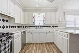 905 W Elizabeth Dr, Robinson, TX 76706 - Photo 12