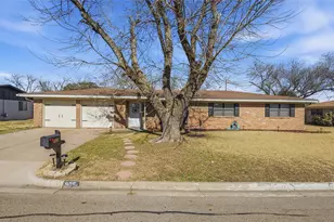 905 W Elizabeth Dr, Robinson, TX 76706 - Photo 2