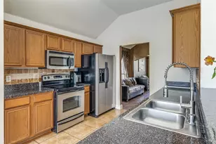 4621 St Francis Ave, Dallas, TX 75227 - Photo 2