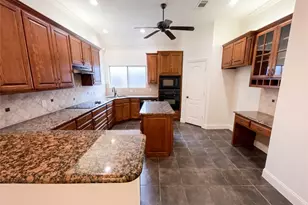 1817 Colorado Ct, Burleson, TX 76028 - Photo 2