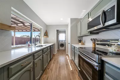 2201 Travis Drive, Plano, TX 75093 - Photo 18