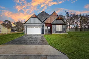 123 Cedar Bend Dr, Trinidad, TX 75163 - Photo 1