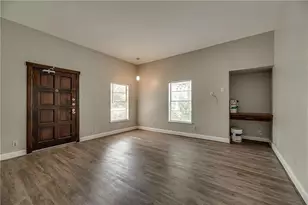 202 S Willomet Dr, Dallas, TX 75208 - Photo 4