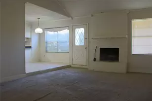 902 Rockwall Dr, Euless, TX 76039 - Photo 6