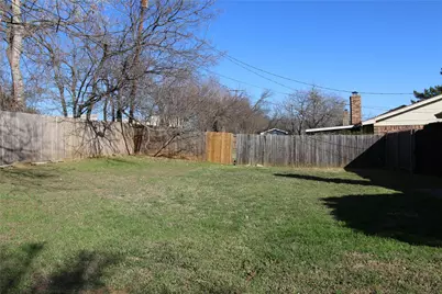 902 Rockwall Drive, Euless, TX 76039 - Photo 10