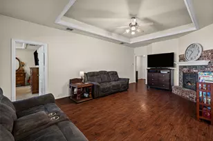 717 Rambling Ct, Granbury, TX 76049 - Photo 2