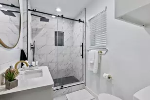 1044 Meadowbrook Dr, Grapevine, TX 76051 - Photo 16