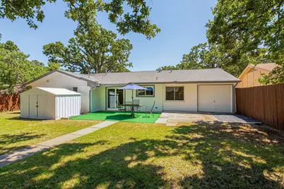 1044 Meadowbrook Drive, Grapevine, TX 76051 - Photo 2