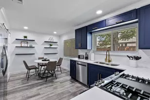 1044 Meadowbrook Dr, Grapevine, TX 76051 - Photo 10