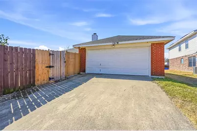 1308 Meadow Glen, Lancaster, TX 75146 - Photo 20