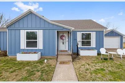 1104 S College Avenue, Decatur, TX 76234 - Photo 2