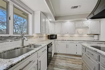 231 Cayuga Trail, Lake Kiowa, TX 76240 - Photo 4