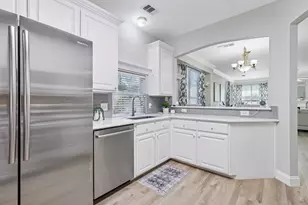 1100 Breezewood Dr, Lewisville, TX 75077 - Photo 4