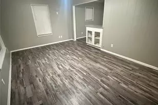 1457 E Mulberry St, Kaufman, TX 75142 - Photo 2