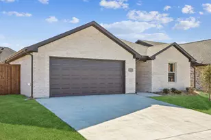 1803 Boxwood Dr, Sherman, TX 75092 - Photo 2