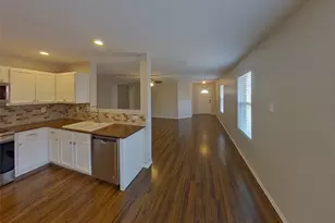 736 Elizabeth Dr, Burleson, TX 76028 - Photo 4